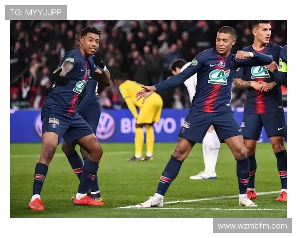 巴黎圣日耳曼法甲持续强势，欧冠表现波动是否对晋级形势产生影响